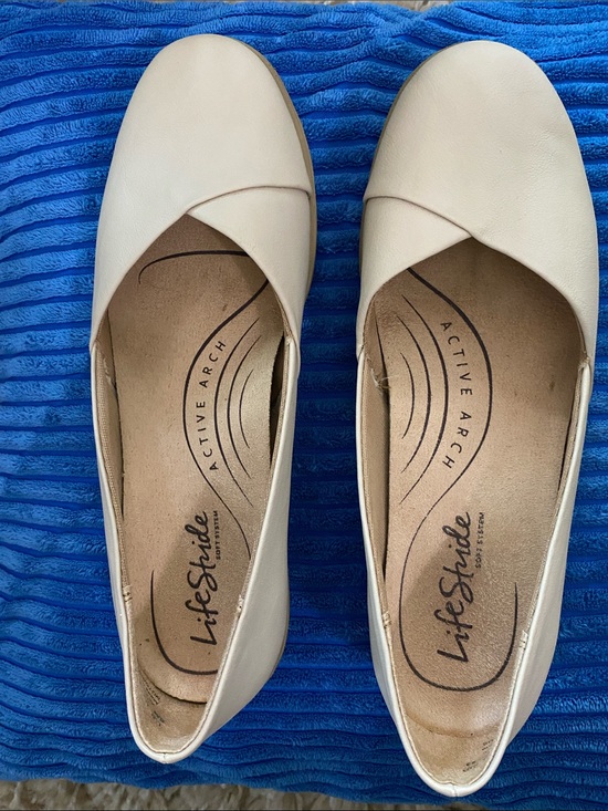 Life Stride Shoes - 3/$10 Life Stride Cream Cross-Over Slip-On Flats
